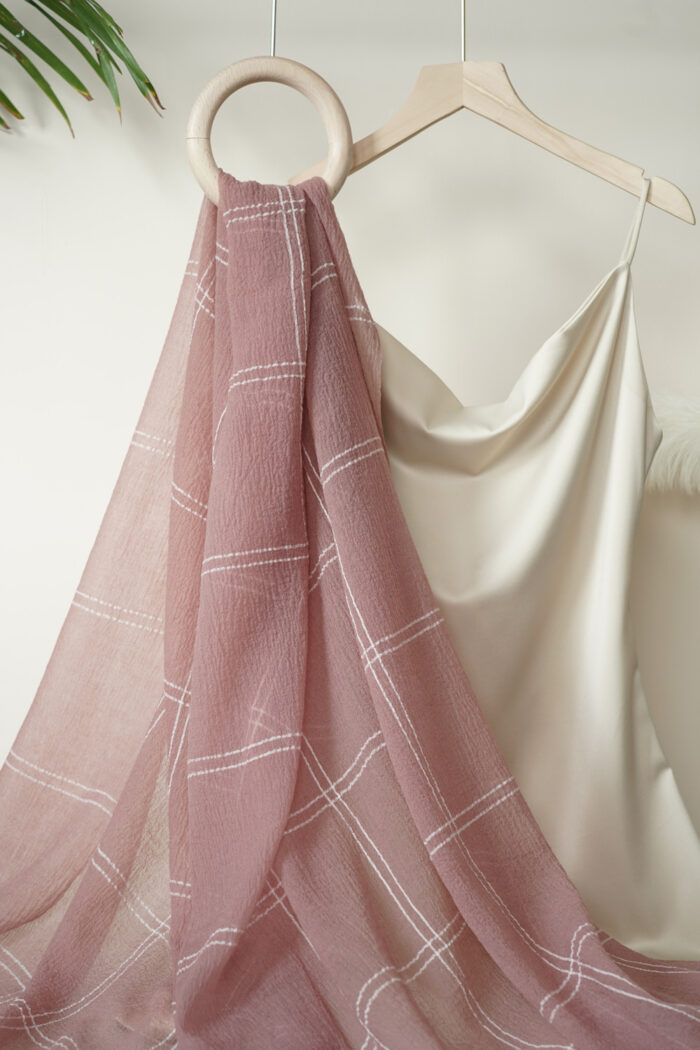water solubility check wool shawl - Image 6
