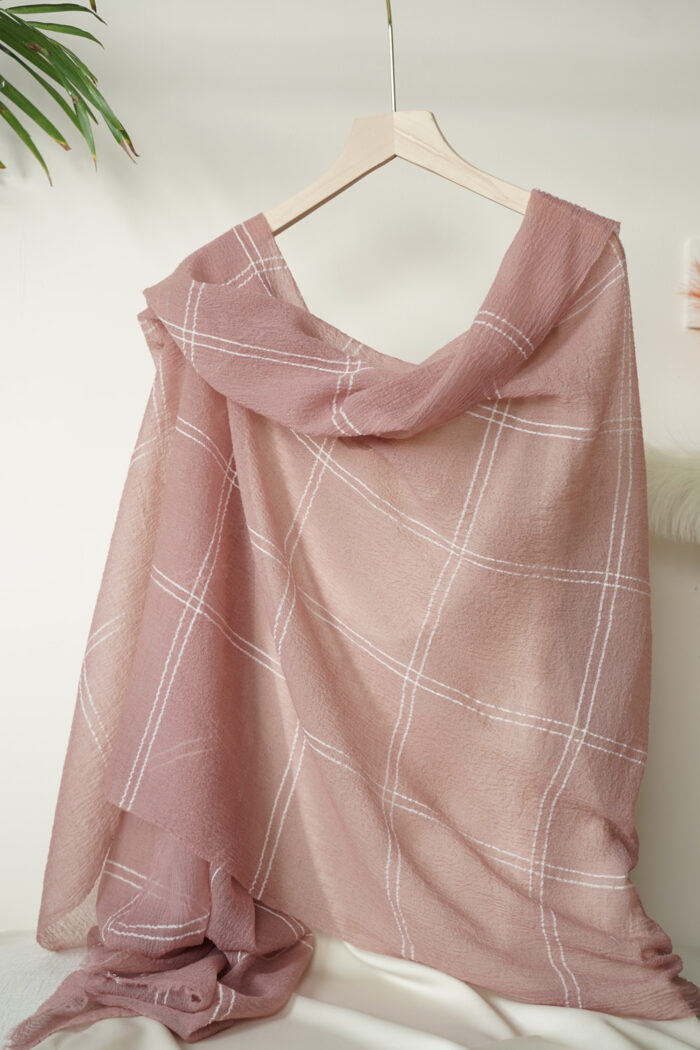 water solubility check wool shawl - Image 3