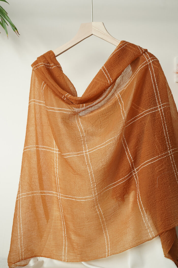 water solubility check wool shawl - Image 2